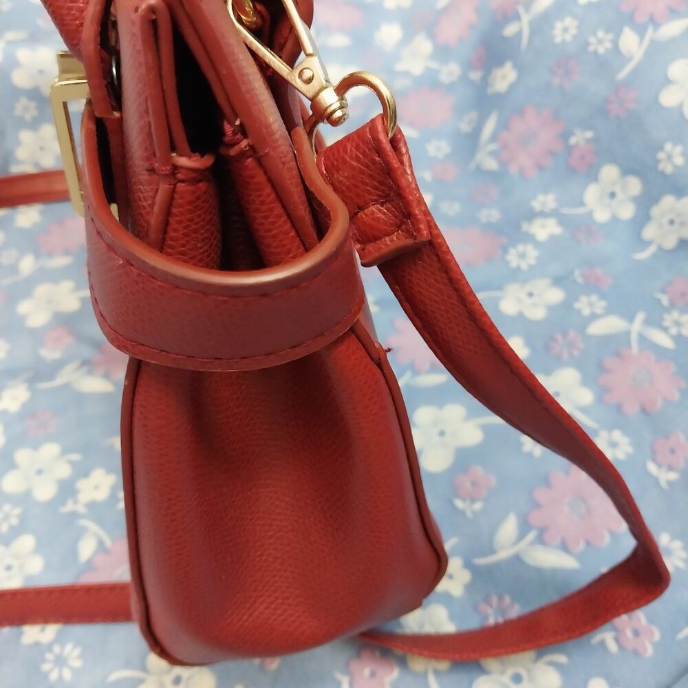 3254 Small Be Be Handbag Cross Body Purse in Red. In Excellent Condition. - Picture 6 of 15